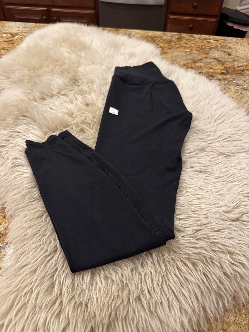 Vuori All The Feels leggings size XS. Black color.
